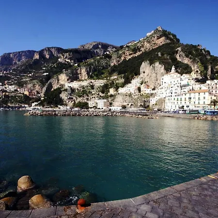 Amalfi Paradiso A Picco Sul Mare